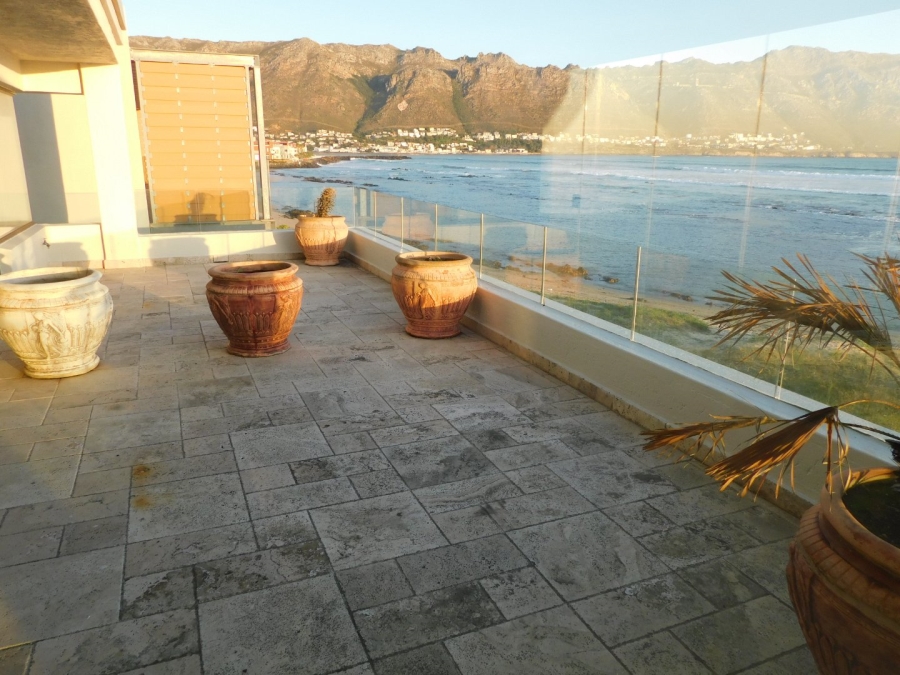 6 Bedroom Property for Sale in Harbour Island Western Cape